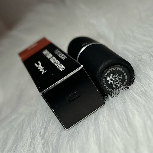 MAC Powder Kiss Lipstick - Devoted to Chili - Picture 5 of 5